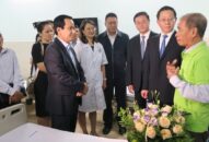 Lãnh đạo thành phố thăm bệnh nhân sau phẫu thuật chương trình “Hành trình ánh sáng”