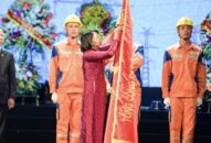 EVNNPC nhận Huân chương Lao động hạng Nhì