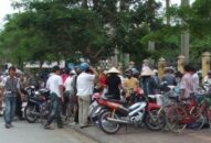 Thời trang vỉa hè – phong phú hay bát nháo?