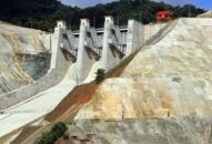 Lượng nước về các hồ chứa thấp khiến các nhà máy thủy điện khai thác hạn chế