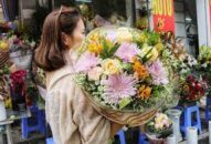 Thị trường quà tặng 20-10:	 Nhiều hàng độc, lạ lên ngôi