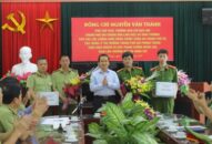 Khen thưởng Cục QLTT và Phòng Cảnh sát Kinh tế CATP