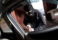 Trộm ô tô Range Rover ngay trong bãi gửi