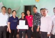 Trao 20 triệu đồng tặng gia đình nạn nhân nhiễm chất độc da cam huyện Kiến Thụy
