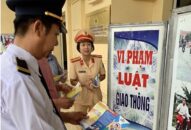 Tuyên truyền an toàn giao thông tại Bến xe Thượng Lý