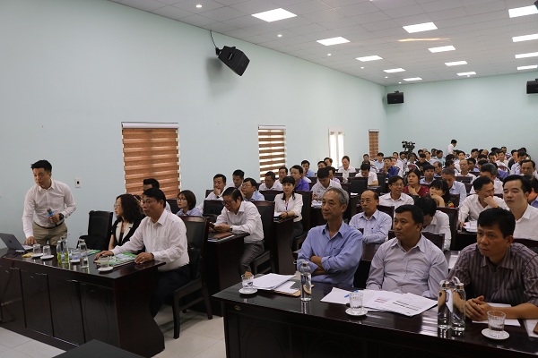 Các đại biểu dự hội nghị