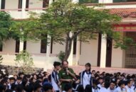 Tuyên truyền luật giao thông đường bộ và PCCC cho hơn 200 em học sinh