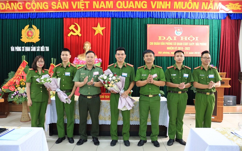 BCH Chi đoàn nhiệm kỳ 2019-2022 ra mắt Đại hội