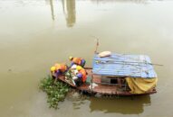 Công ty Xi măng Chinfon Hải Phòng khắc phục sự cố tràn dầu ra sông Thải