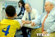 ‘Phù thủy của những bàn tay’ Stéphane Guero đến Việt Nam phẫu thuật