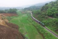 Xem xét thận trọng việc triển khai tuyến đường sắt mới Lào Cai – Hà Nội – Hải Phòng