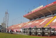 Cổ động viên Hải Phòng tiếp lửa cho đội tuyển bóng đá Việt Nam qua màn hình 180 m2 trên SVĐ Lạch Tray