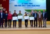 Tặng tôn lợp nhà 4 gia đình khó khăn về nhà ở tại huyện Tiên Lãng