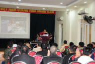 Tuyên truyền Luật Giao thông đường bộ cho nhân viên, lái xe  Công ty liên doanh TNHH Nippon Express Việt Nam