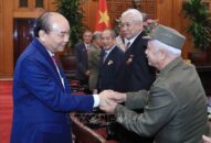 Thủ tướng tiếp Đoàn chiến sĩ cách mạng bị địch bắt tù đày TP Hải Phòng