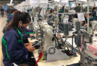 Người lao động mong nhận thưởng Tết sớm