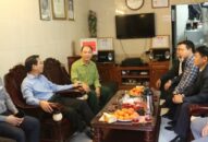 Chủ tịch Ủy ban MTTQ Việt Nam thành phố thăm, tặng quà gia đình chính sách, người nghèo quận Hồng Bàng