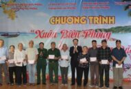 Trao hơn 400 suất quà Tết tại chương trình “Xuân Biên phòng – Ấm lòng dân đảo”