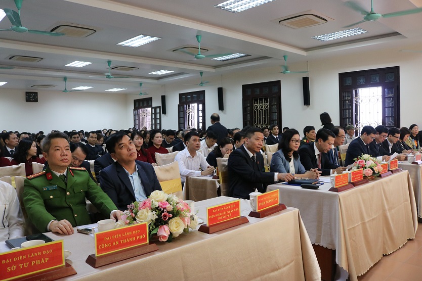 Các đại biểu tham dự hội nghị