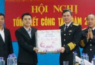 Bộ Tư lệnh vùng 1 Hải quân thăm, tặng quà chúc tết cán bộ, chiến sĩ huyện đảo Bạch Long Vĩ