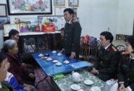 Giám đốc CATP đi thăm, chúc tết các tập thể, cá nhân tiêu biểu