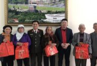 Công ty CPĐT TNG Holdings Việt Nam-Báo An ninh Hải Phòng: Trao quà hộ nghèo tại xã Đại Bản-huyện An Dương