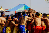 [Ảnh] Cận cảnh lễ hội vật cầu cực kỳ khắc nghiệt ở Hải Phòng