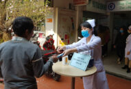 Phòng dịch viêm phổi Vũ Hán, Bệnh viện Phụ sản Hải Phòng phát khẩu trang miễn phí