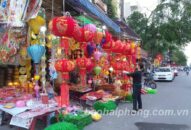 Thị trường đồ trang trí Tết Canh Tý: Hàng Việt Nam được ưa chuộng