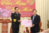 Phó Chủ tịch UBND thành phố Nguyễn Văn Thành thăm, chúc Tết Bộ Tư lệnh Vùng I Hải quân