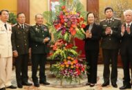 Phó Bí thư thường trực Thành ủy Nguyễn Thị Nghĩa tiếp đoàn đại biểu Ban liên lạc các tướng lĩnh nghỉ hưu