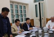 Phó Chủ tịch UBND TP Nguyễn Đình Chuyến nghe tiến độ các dự án trọng điểm trên địa bàn huyện Thủy Nguyên