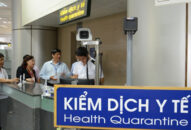 Bố trí phiên dịch tiếng Anh, Trung Quốc và Hàn Quốc hỗ trợ kiểm dịch y tế