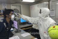 Những nhân viên kiểm dịch y tế nơi đầu sóng