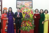 Phó Chủ tịch UBND TP Lê Khắc Nam chúc mừng Hội LHPN thành phố