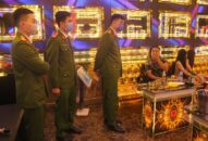 Phòng Cảnh sát QLHC về TTXH -CATP: Kiểm tra đột xuất cơ sở kinh doanh karaoke Hùng Tiến