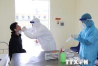 Gọi đường dây nóng để được tư vấn kịp thời về dịch COVID-19