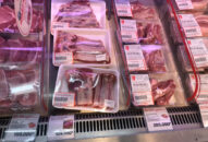 Giá heo hơi ngày 27.3: 3.500 tấn thịt heo nhập sắp về