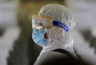 Ca nhiễm Covid-19 thứ 45 là tiếp viên Vietnam Airlines, Hà Nội có nguồn lây mới