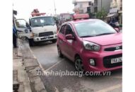 Sáng 6/4, bắt giữ 3 xe taxi hoạt động bất chấp lệnh cấm