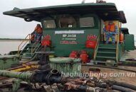 Tạm giữ 2 phương tiện vận chuyển dầu không rõ nguồn gốc