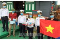 Bộ Tư lệnh Vùng 1 Hải quân: Trao quà tặng ngư dân các xã Lập Lễ và Phả Lễ