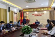 Chủ tịch UBND thành phố thăm và tặng quà động viên các đơn vị trong công tác phòng chống dịch COVID-19