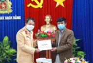 Trạm KSGT Bạch Đằng, Phòng Cảnh sát đường thủy (PC08B- CATP): Trao tặng 2.000 khẩu trang và 4 máy đo thân nhiệt hỗ trợ phòng chống dịch