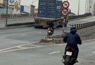 Cần nâng cao nhận thức trong việc chấp hành Luật giao thông.