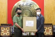 Cty TNHH LG Display Việt Nam Hải Phòng  trao 10.000 khẩu trang tặng CATP
