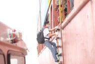 Lấy mẫu xét nghiệm virus SARS-CoV 2 toàn bộ thuyền viên trên tàu Ro-Ro