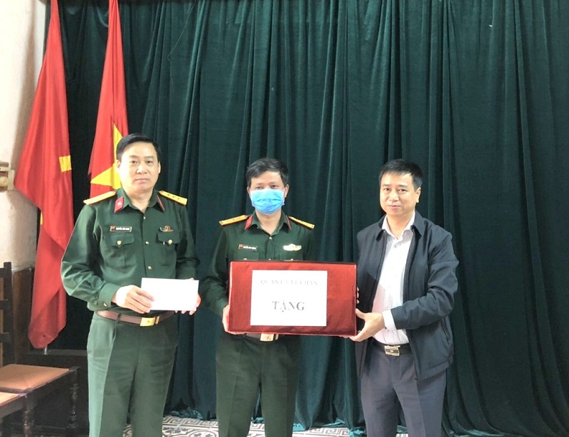 Phó bí thư thường trực quận ủy Phạm văn Tân