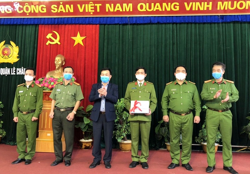 Chủ tịch UBND quận Lê Chân Nguyễn Văn Phiệt phát biểu kết luận tại cuộc họp