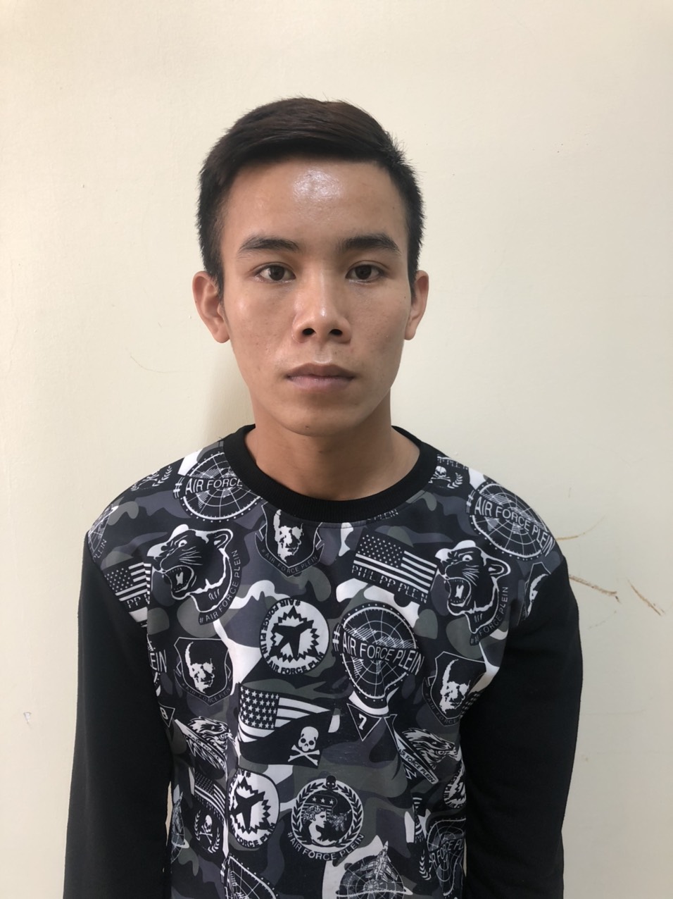 Đối tượng Vi Văn Thái tại cơ quan công an Đối tượng Vi Văn Thái tại cơ quan công an